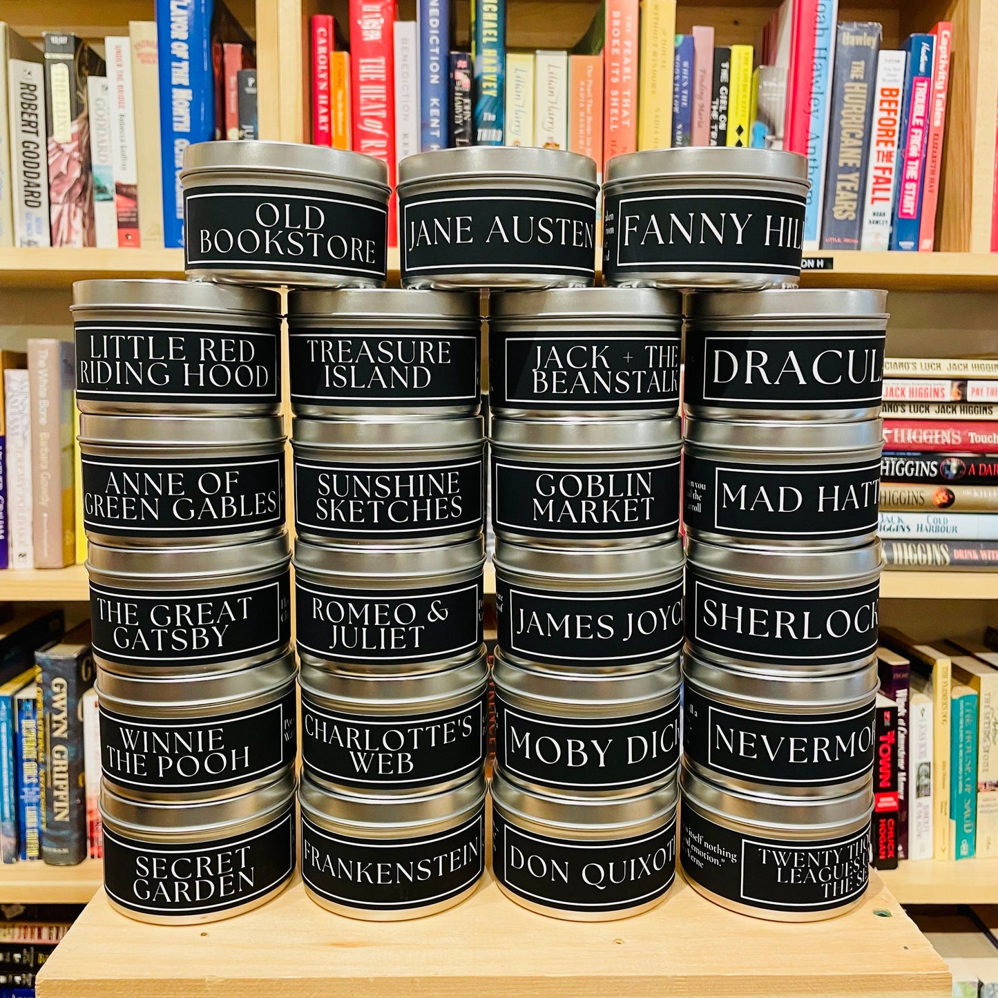 Sherlock - Tobacco & Clove Scented Black Label Candle