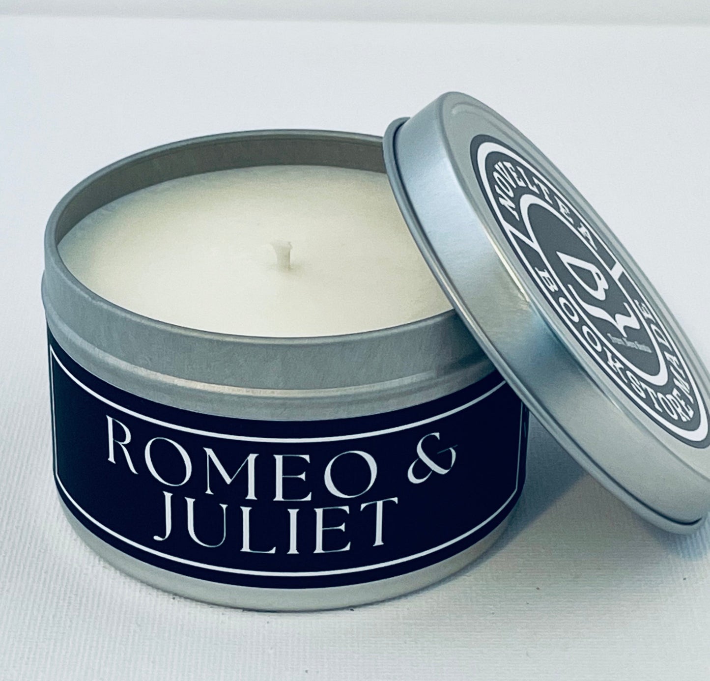 Romeo and Julliet - Rose Scented Black Label Candle